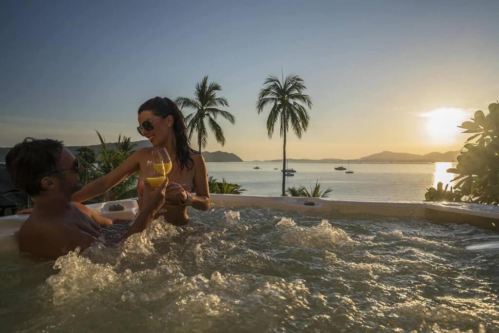 Villa Nirvana - Beachfront Tropical Chic 4Br Haven In Cape Panwa, Phuket บ้านมะขาม ภายนอก รูปภาพ